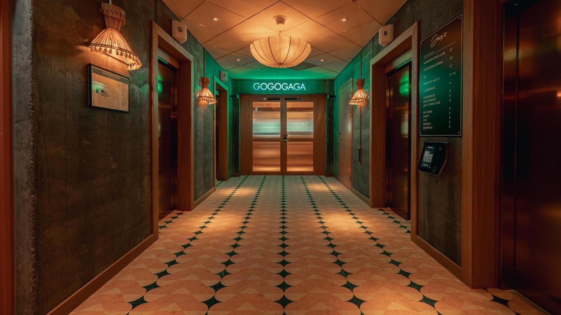 Hotel Jacyz Göteborg Exterior foto The entrance to the Goga