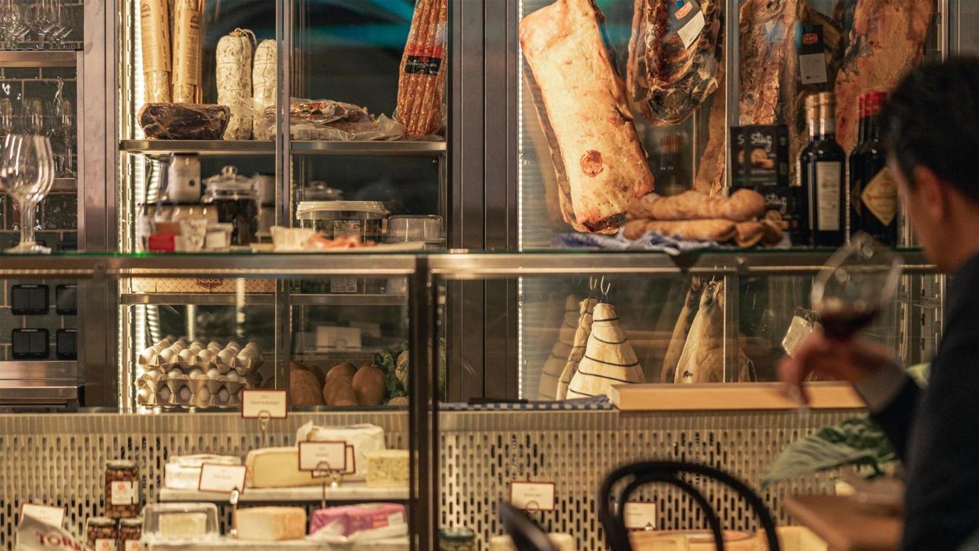 Hotel Jacyz Göteborg Exterior foto A selection of Italian cured meats and cheeses